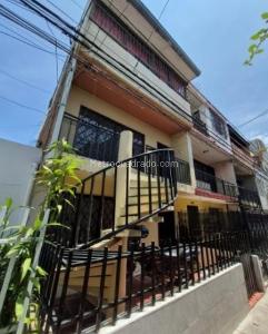 Casa de 5 alcobas en venta en Floralia, Cali, 195 m² · foto 3 de 20