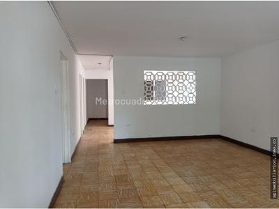 Casa de 5 alcobas en venta en La Base, Cali, 230 m² · foto 2 de 20