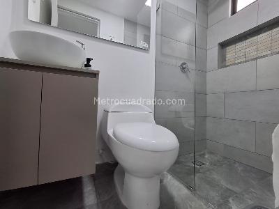 Apartamento de 3 alcobas en venta en Manchester, Bello, 85 m² · foto 11 de 16