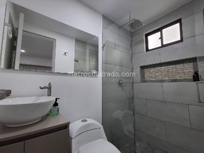 Apartamento de 3 alcobas en venta en Manchester, Bello, 85 m² · foto 14 de 16