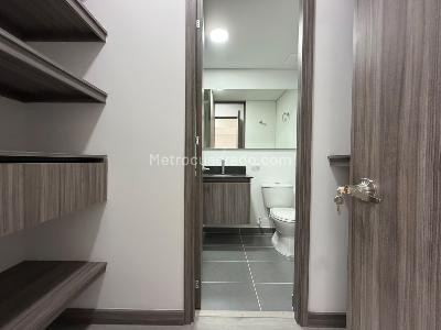 Apartamento en arriendo en Las Palmas, Medellín · foto 7 de 9