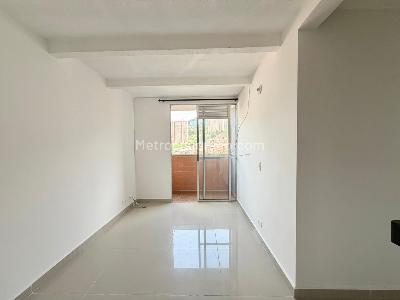 Apartamento en venta en Pajarito, Medellín · foto 3 de 7