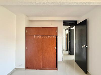 Apartamento en venta en Pajarito, Medellín · foto 5 de 7