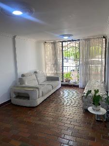 Casa de 5 alcobas en venta en Paseo De Los Almendros, Cali, 180 m² · foto 3 de 19