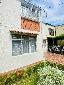 Casa de 4 alcobas en venta en Ciudad Los Alamos, Cali, 100 m² · foto 2 de 18