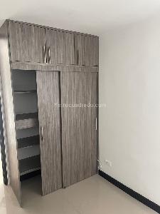 Apartamento de 3 alcobas en venta en Madera, Bello, 57 m² · foto 11 de 18