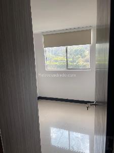 Apartamento de 3 alcobas en venta en Madera, Bello, 57 m² · foto 9 de 18
