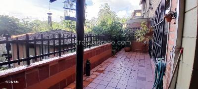 Casa de 3 alcobas en venta en Alto De Las Flores, Sabaneta, 300 m² · foto 10 de 15