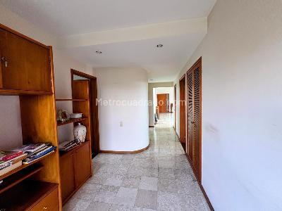 Apartamento en venta en Ciudad Jardin, Cali · foto 6 de 16