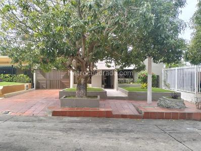 Casa de 5 alcobas en venta en Ciudad Jardin, Barranquilla, 240 m² · foto 2 de 20