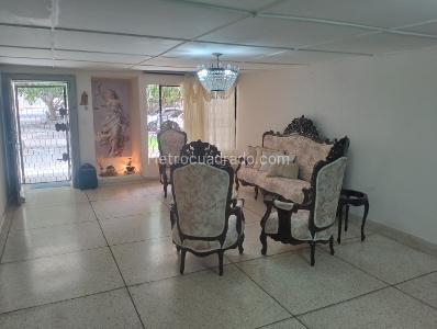 Casa de 5 alcobas en venta en Ciudad Jardin, Barranquilla, 240 m² · foto 4 de 20