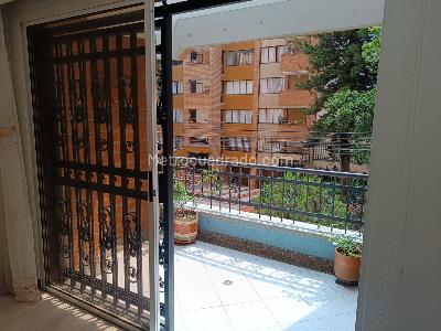 Apartamento de 4 alcobas en venta en Laureles, Medellín, 140 m² · foto 3 de 11