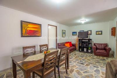 Apartamento de 3 alcobas en venta en Belen, Medellín, 138 m² · foto 2 de 20