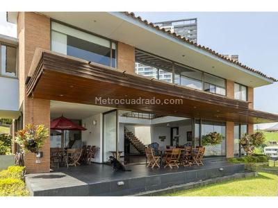 Casa de 4 alcobas en venta en Las Lomitas, Sabaneta, 570 m² · foto 2 de 20