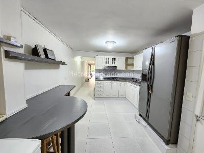 Casa de 4 alcobas en venta en La Paz, Envigado, 150 m² · foto 2 de 6