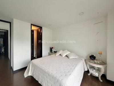 Apartamento de 3 alcobas en arriendo en Loma Cola Del Zorro, Medellín, 190 m² · foto 15 de 17