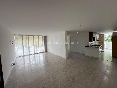 Apartamento de 3 alcobas en venta en Los Balsos 1, Medellín, 94 m² · foto 2 de 20