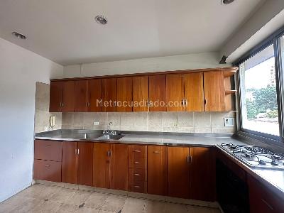 Apartamento de 4 alcobas en arriendo en Santa Maria De Los Angeles, Medellín, 217 m² · foto 14 de 16