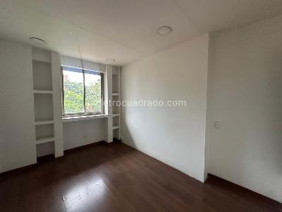 Apartamento de 4 alcobas en arriendo en Santa Maria De Los Angeles, Medellín, 217 m² · foto 4 de 16