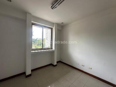 Apartamento de 4 alcobas en arriendo en Santa Maria De Los Angeles, Medellín, 217 m² · foto 5 de 16