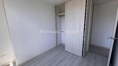 Apartamento de 3 alcobas en venta en Los Colores, Medellín, 76 m² · foto 13 de 20