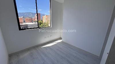 Apartamento de 3 alcobas en venta en Los Colores, Medellín, 76 m² · foto 3 de 20