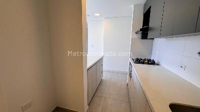 Apartamento de 3 alcobas en venta en Los Colores, Medellín, 76 m² · foto 9 de 20
