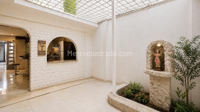 Casa de 5 alcobas en venta en Central, Palmira, 304 m² · foto 4 de 20