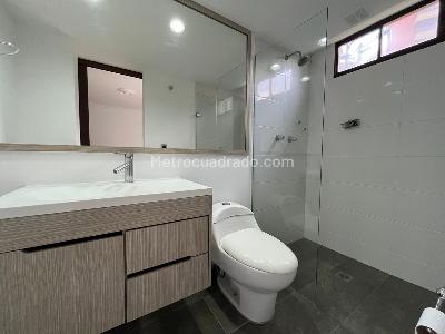 Apartamento de 3 alcobas en venta en Altos Del Poblado, Medellín, 136 m² · foto 9 de 10