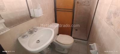 Casa de 5 alcobas en venta en Departamental, Cali, 270 m² · foto 11 de 20