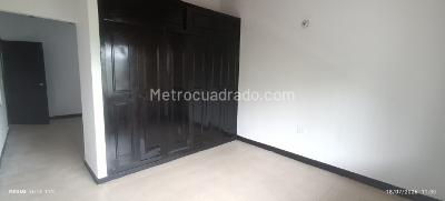 Casa de 5 alcobas en venta en Departamental, Cali, 270 m² · foto 12 de 20