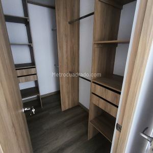 Apartamento en venta en Laureles, Medellín · foto 3 de 17