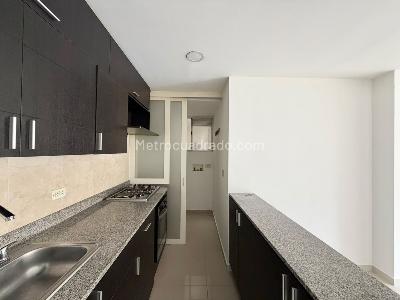 Apartamento de 3 alcobas en arriendo en Ciudad Del Rio, Medellín, 84 m² · foto 2 de 7