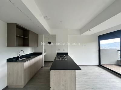 Apartamento de 2 alcobas en arriendo en Alto De Las Palmas, Medellín, 71 m² · foto 2 de 9