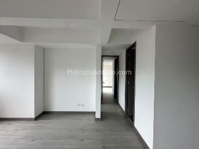 Apartamento de 2 alcobas en arriendo en Alto De Las Palmas, Medellín, 71 m² · foto 4 de 9