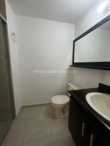 Apartamento en venta en Los Alpes, Medellín · foto 13 de 16