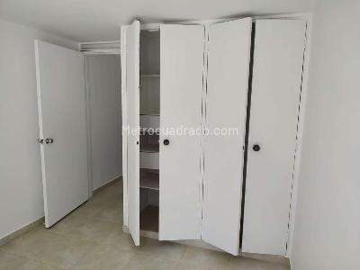 Apartamento en venta en Los Alpes, Medellín · foto 3 de 16
