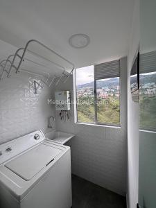 Apartamento de 2 alcobas en venta en La Floresta, Medellín, 50 m² · foto 2 de 10