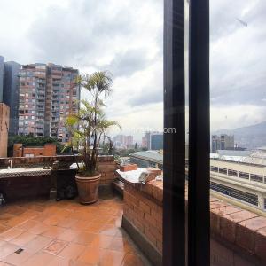 Apartamento en venta en El Poblado, Medellín · foto 5 de 17