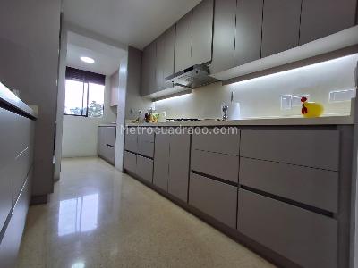 Apartamento de 3 alcobas en venta en El Tesoro, Medellín, 117 m² · foto 4 de 15