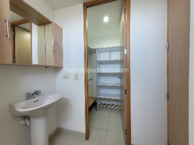 Apartamento de 2 alcobas en venta en Villas De San Nicolas, Rionegro, 70 m² · foto 7 de 11