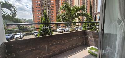 Apartamento de 3 alcobas en venta en Loma De Los Bernal, Medellín, 57 m² · foto 3 de 20