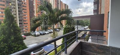 Apartamento de 3 alcobas en venta en Loma De Los Bernal, Medellín, 57 m² · foto 4 de 20