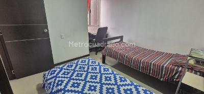 Apartamento de 3 alcobas en venta en Loma De Los Bernal, Medellín, 57 m² · foto 13 de 20