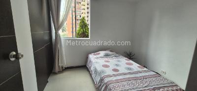 Apartamento de 3 alcobas en venta en Loma De Los Bernal, Medellín, 57 m² · foto 17 de 20