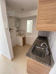 Apartamento de 3 alcobas en venta en Avenida 19 Norte, Armenia, 55 m² · foto 4 de 12
