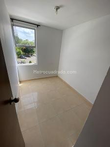 Apartamento de 3 alcobas en venta en Avenida 19 Norte, Armenia, 55 m² · foto 5 de 12