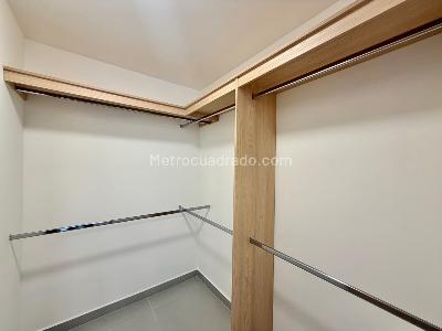 Apartamento de 1 alcoba en arriendo en Los Balsos 2, Medellín, 61 m² · foto 5 de 8