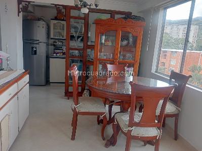 Apartamento de 3 alcobas en venta en Veinte De Julio, Medellín, 67 m² · foto 3 de 15