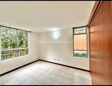 Apartamento de 3 alcobas en venta en La Aguacatala, Medellín, 79 m² · foto 3 de 9